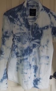 American Eagle tie dye pearl snap button down L